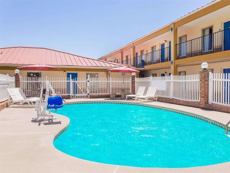 Days Inn By Wyndham Augusta Wheeler Road Εξωτερικό φωτογραφία