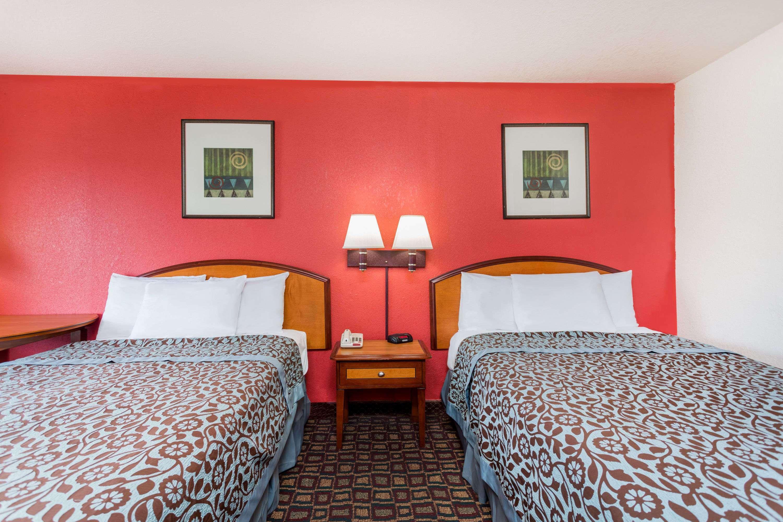 Days Inn By Wyndham Augusta Wheeler Road Εξωτερικό φωτογραφία