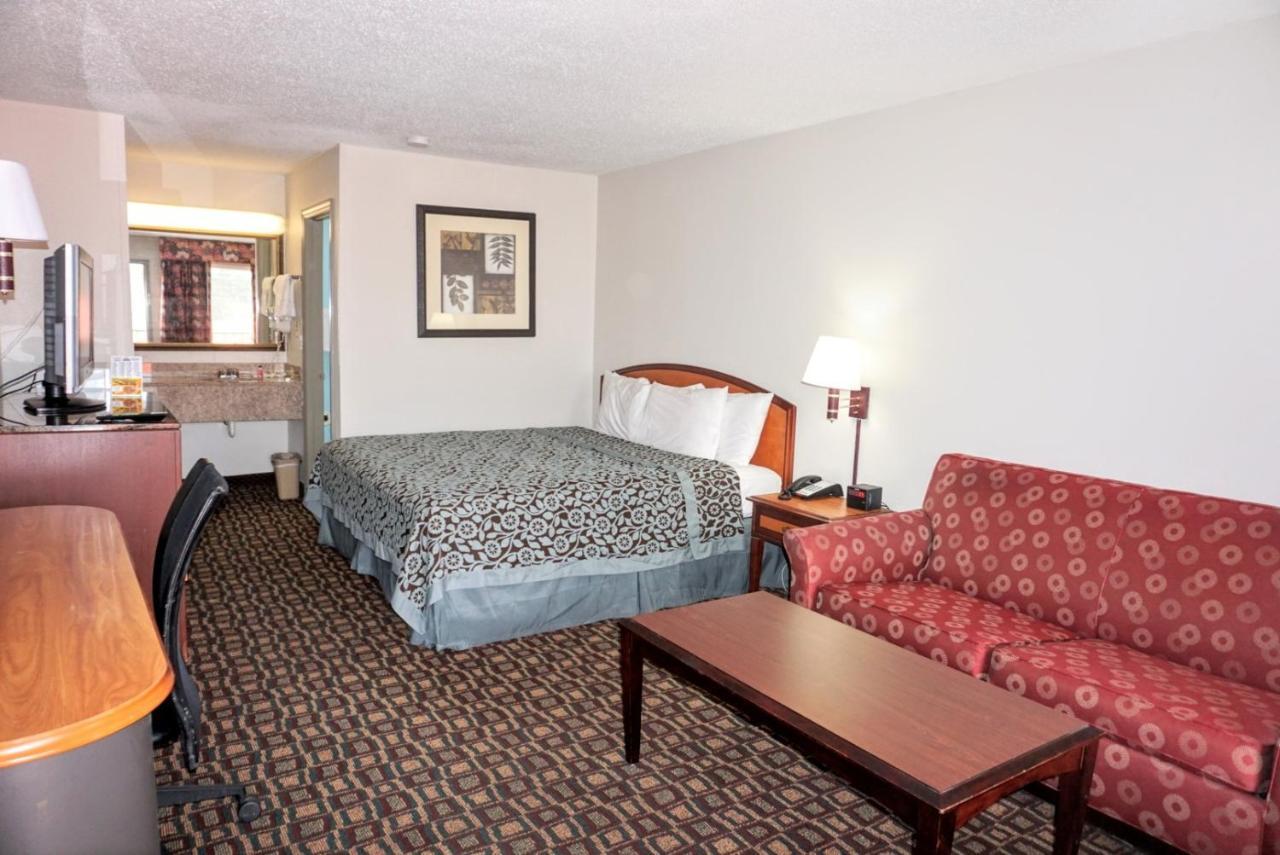 Days Inn By Wyndham Augusta Wheeler Road Εξωτερικό φωτογραφία